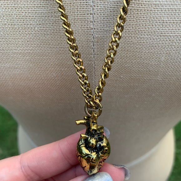 Anatomically Correct Heart Necklace - Picture 7 of 15